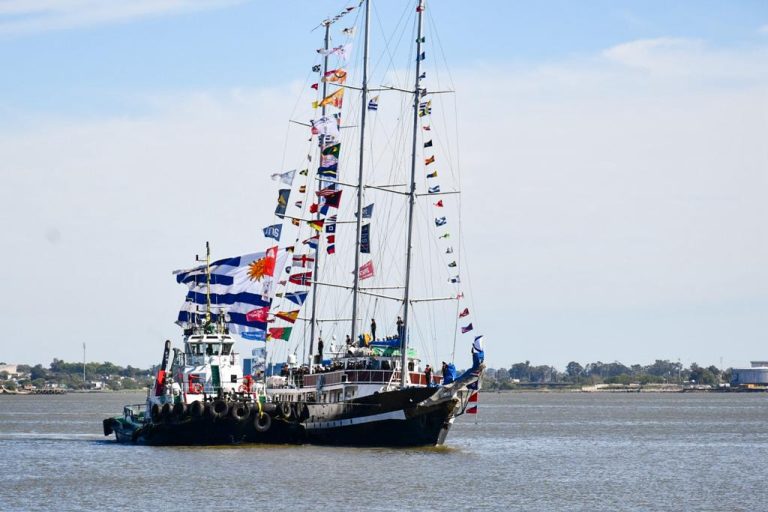 El Capitán Miranda vuelve a casa: Cádiz recibe al buque escuela uruguayo construido en sus astilleros