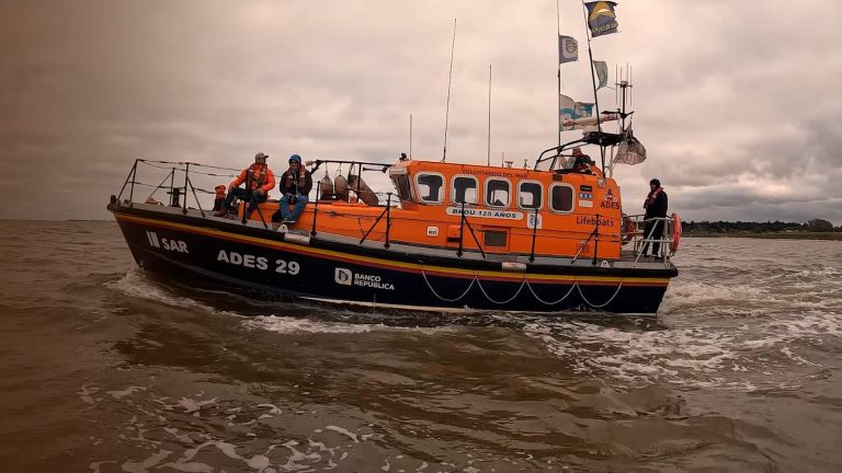 Rescate nocturno del velero «Gatzu» y operación de auxilio a embarcación deportiva «Compañera»