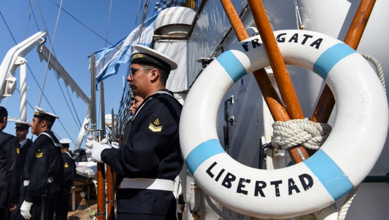 La fragata ARA “Libertad” realiza escala final en Montevideo antes de regresar a Buenos Aires