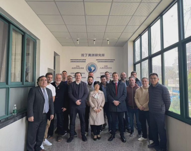 Visita de delegación portuaria argentina a China
