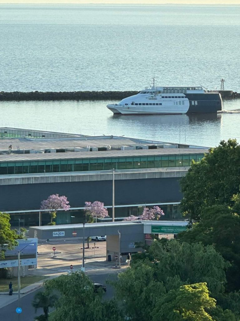 El Colonia Express II se prepara para conectar Buenos Aires y Colonia en la temporada alta