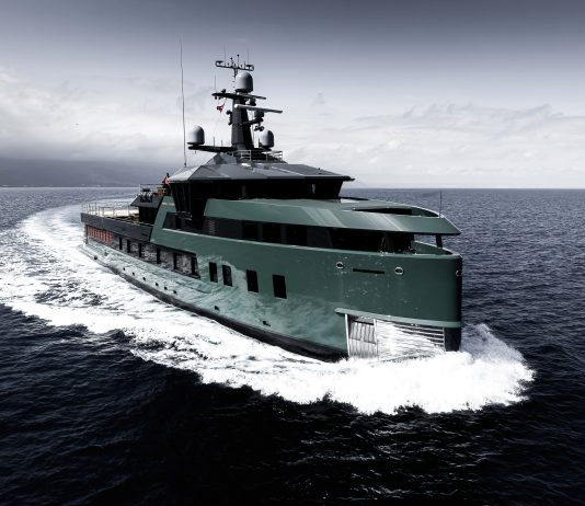 El Megayate ‘Pink Shadow’ Asegura Amarras en Punta del Este