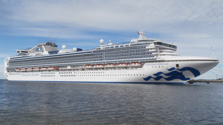 Montevideo recibe a cuatro cruceros en su puerto