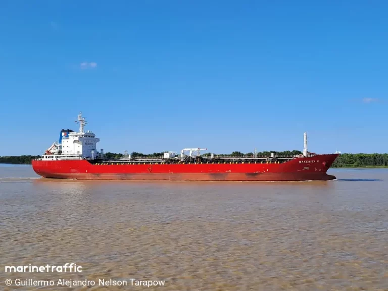 Dos buques tanque arribaron al puerto de Montevideo este 28 de febrero