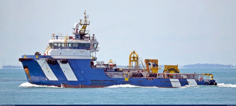 El buque Offshore «Sunrise G» arribó al Puerto de Montevideo para tareas de avituallamiento