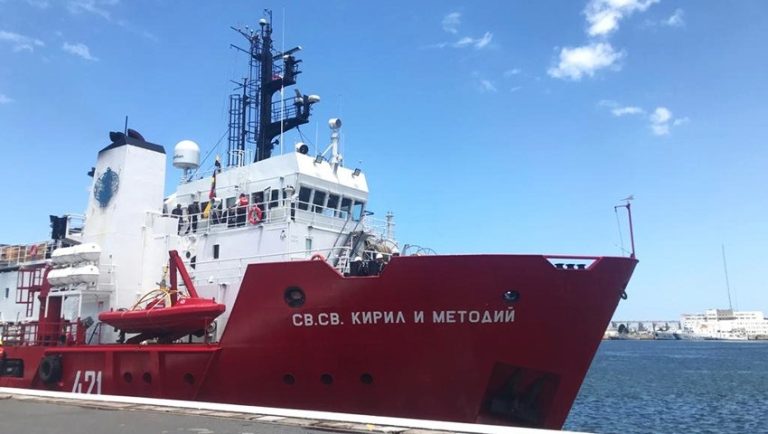 El buque científico búlgaro «Santos Hermanos Cirilo y Metodio» hizo escala en la Base Naval Mar del Plata tras su regreso de la Antártida