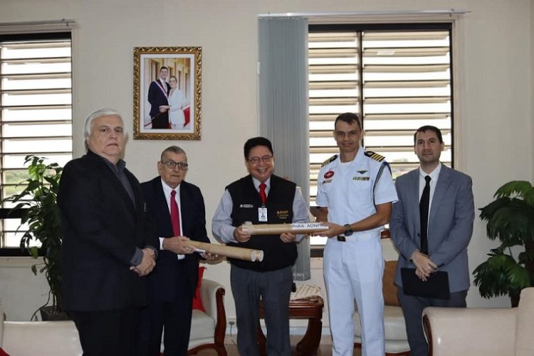 Paraguay: ANNP recibe Cartas Náuticas elaboradas por Brasil