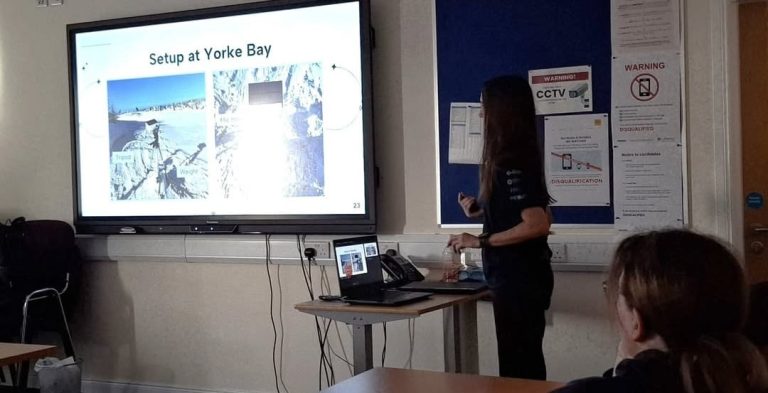 Estudiantes uruguayas prueban innovador dispositivo de monitoreo en las Islas Malvinas