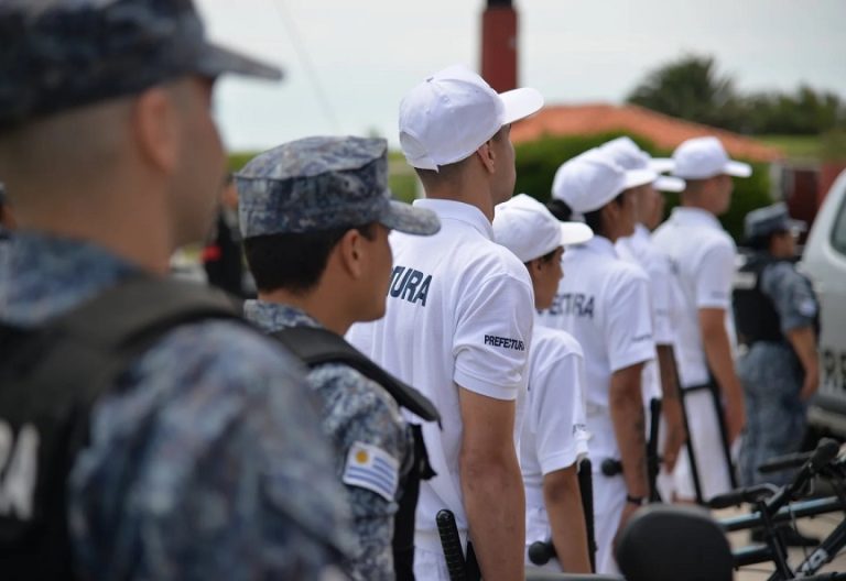 A dos meses del cambio de gobierno, la Armada Nacional continúa sin comandante en jefe