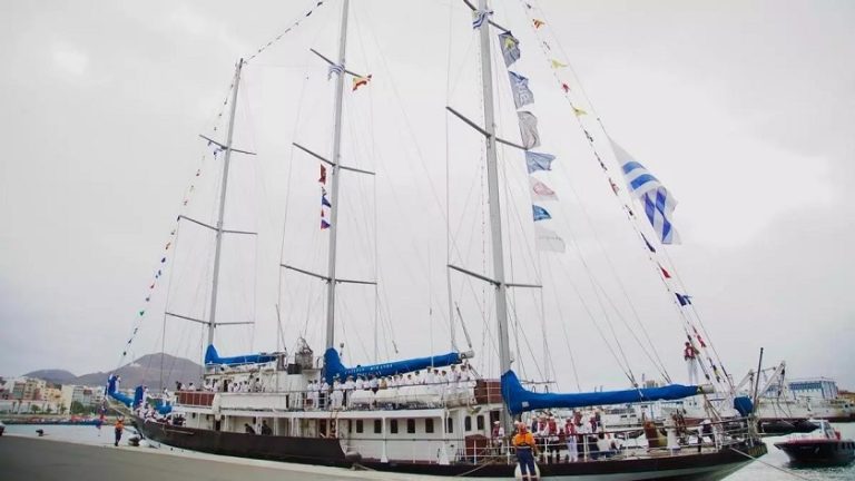 El buque-escuela “Capitán Miranda” arriba a Las Palmas de Gran Canaria