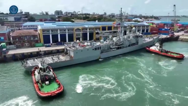 La fragata española Navarra fortalece la cooperación marítima en Mombasa, Kenia