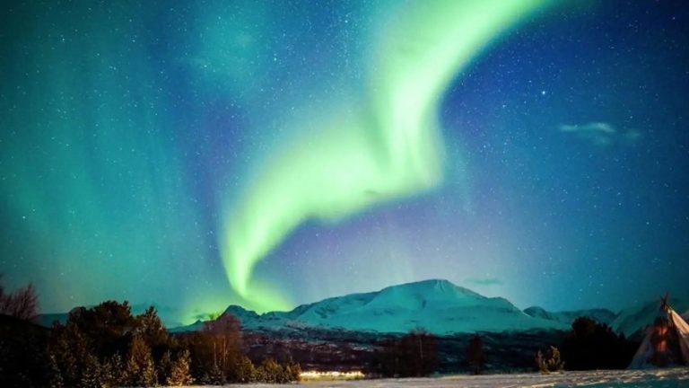 Una tormenta solar “caníbal” iluminará el cielo del hemisferio norte