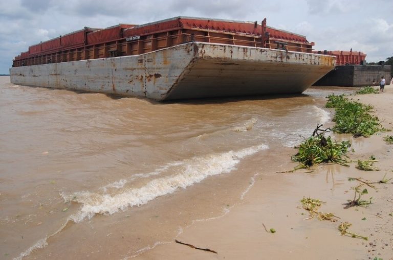 Temporal golpeó el litoral: daños en el puerto de Nueva Palmira y miles de afectados en Paysandú