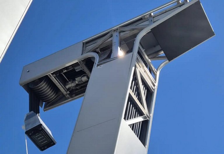 Colonia avanza con la instalación de cargadores eléctricos para el ferry “China Zorrilla”