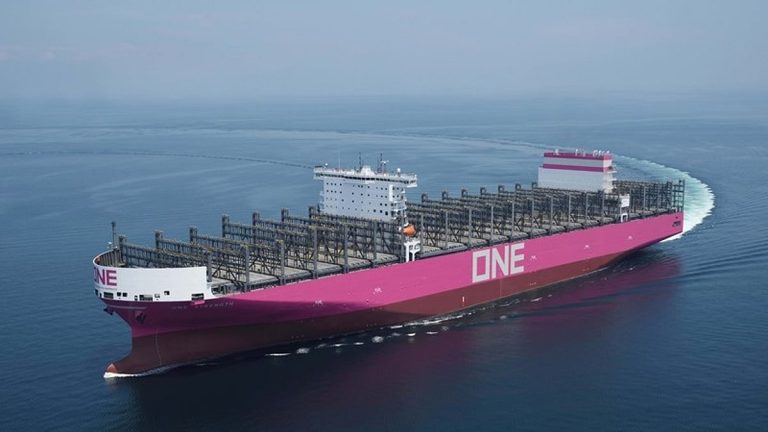 El puerto de Montevideo recibirá al mayor portacontenedores que haya operado en sus muelles y reincorpora una lancha de apoyo tras reparaciones