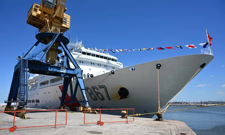Arribó al puerto de Montevideo el buque hospital chino ARK SILK ROAD en el marco de una misión humanitaria