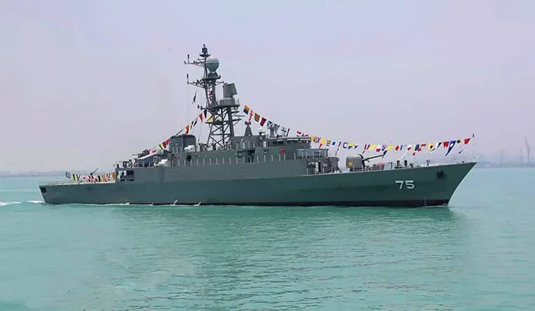 Escalada naval en Medio Oriente: el hundimiento de un buque iraní y los ataques a petroleros ponen en riesgo el comercio marítimo global
