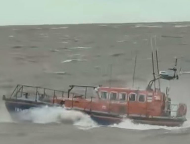Rescate coordinado frente a Colonia: doble emergencia en regata pone a prueba el sistema SAR en el Río de la Plata
