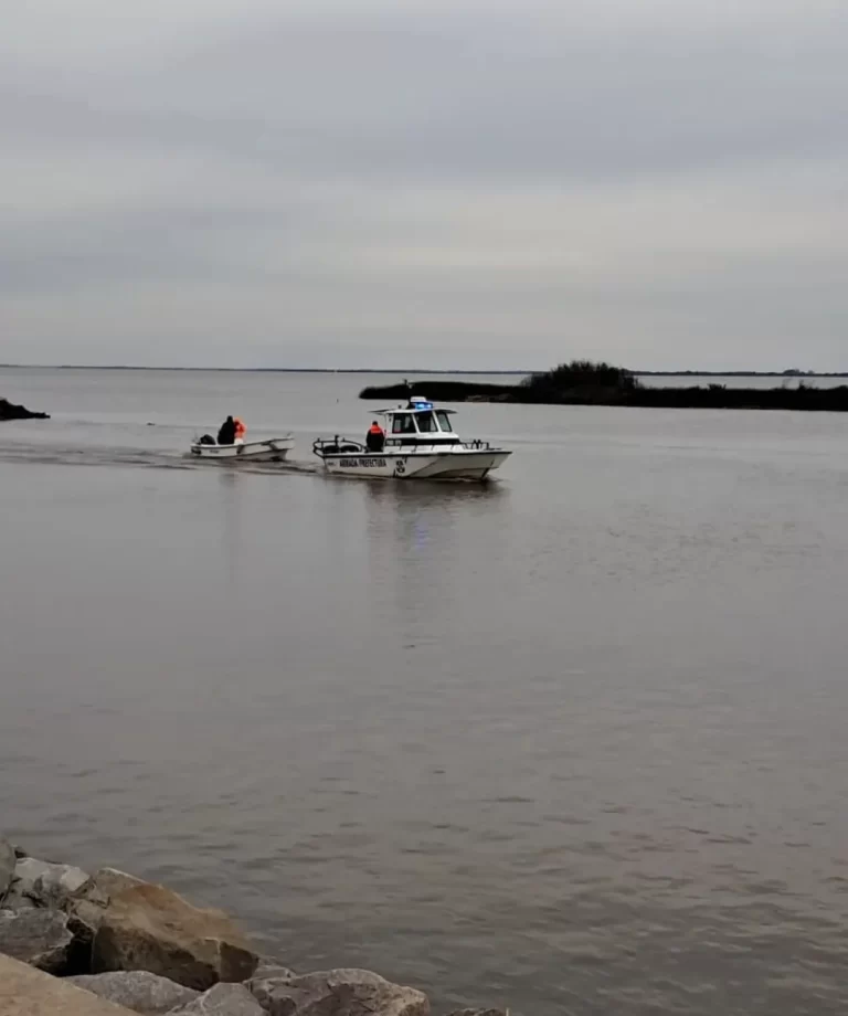 Asistencia a embarcación deportiva en el Río de la Plata movilizó a Prefectura en Carmelo