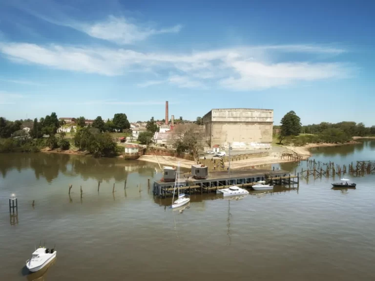 REINICIAN LAS OBRAS DE RECUPERACIÓN DEL HISTÓRICO MUELLE DEL EX FRIGORÍFICO ANGLO EN FRAY BENTOS